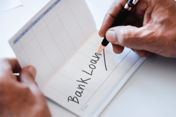 Mau Pinjam Uang ke BPR? Kenali Dulu Bedanya dengan Bank Umum